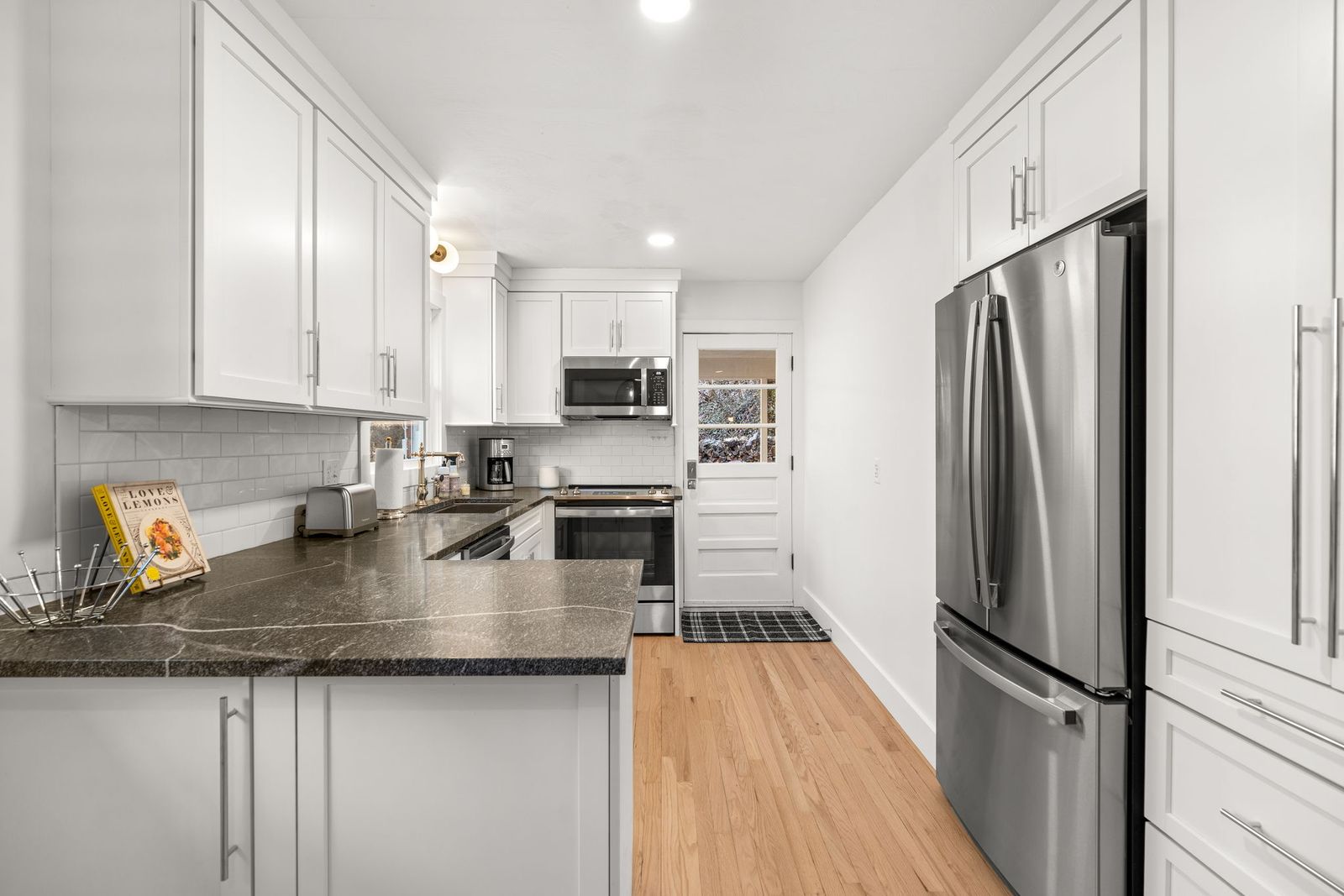 Kitchen and dining area.